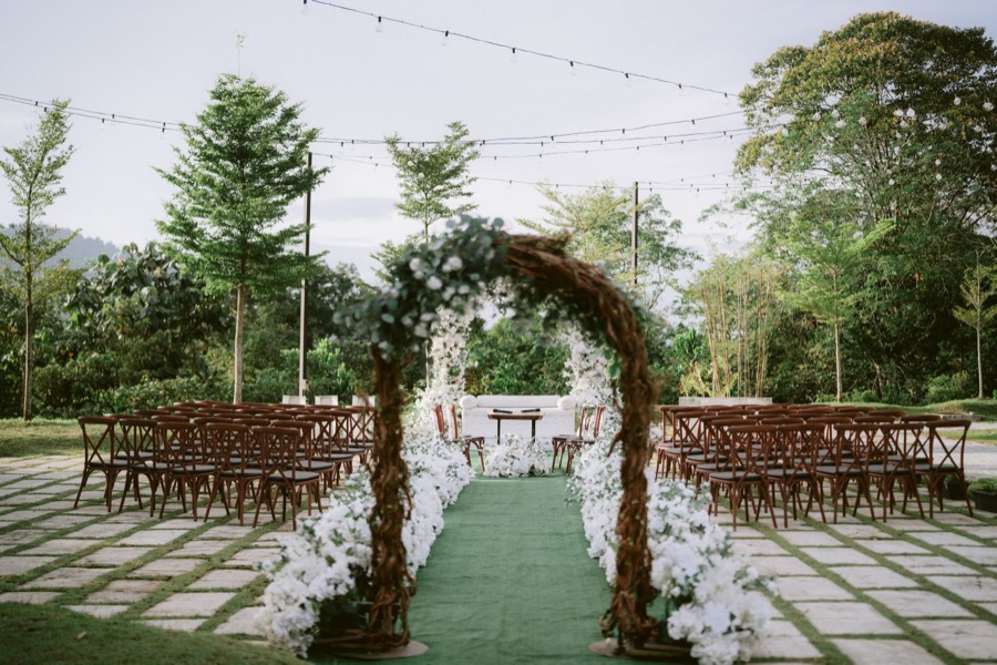 Contemporary floating glass mandap